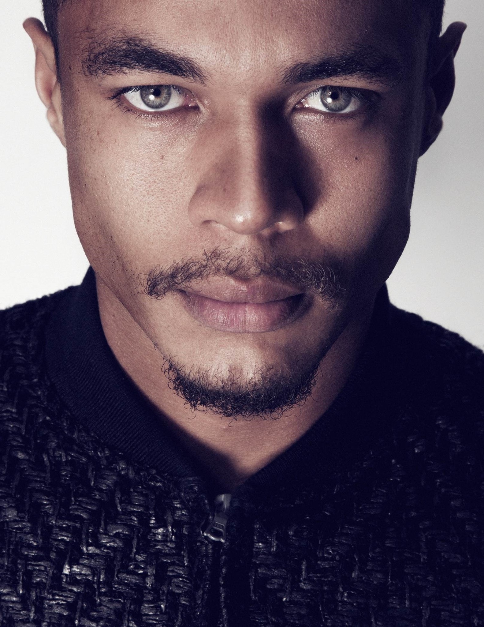 Ismael Cruz Córdova headshot